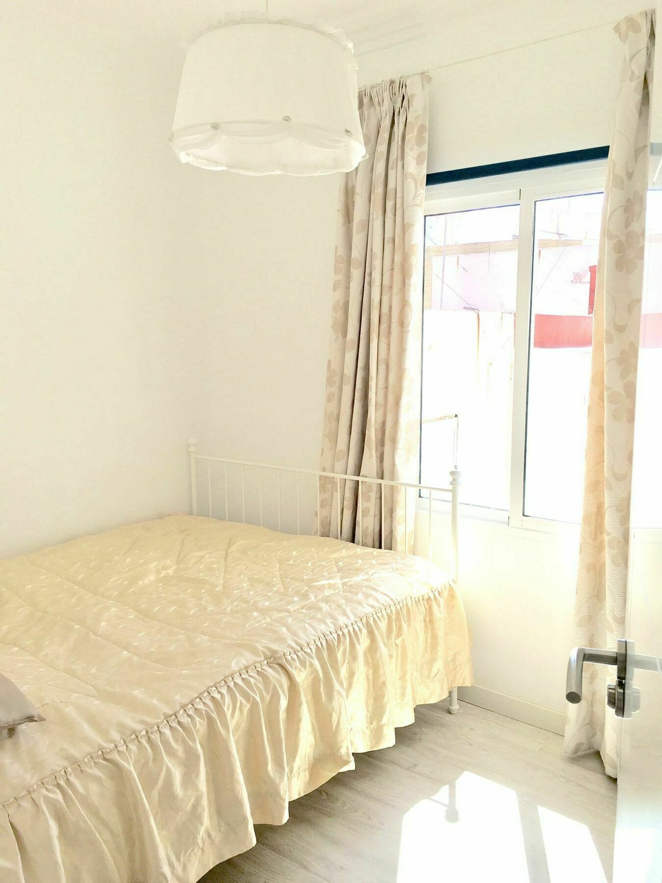 Oyo Guest House Duc De Gaeta Valencia Exterior photo